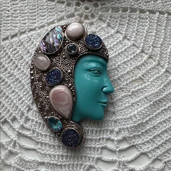 Vintage Sajen Carved Turquoise Goddess Brooch 925 Silver - Picture 4 of 5